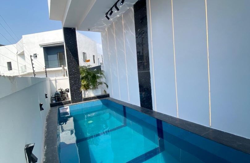 5 Bedroom Detached Duplex with BQ & Swimming Pool in Ikota – ₦430M