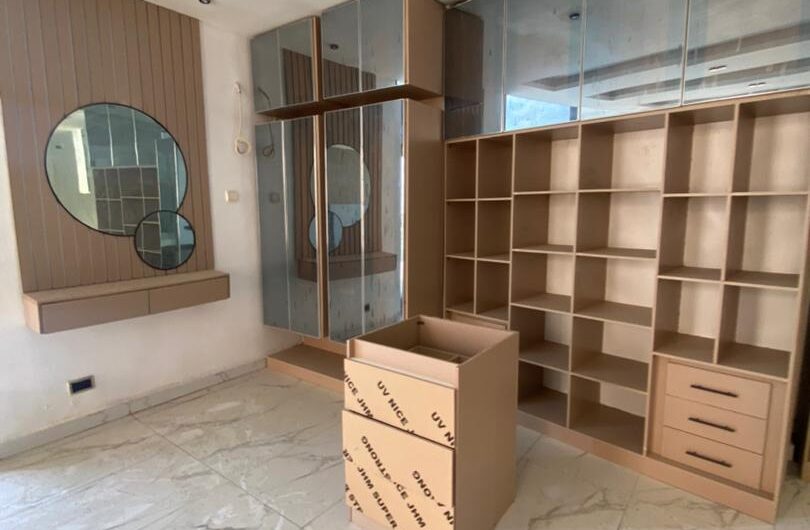 🏡 Luxury 5 Bedroom Detached Duplex with BQ & Private Pool in Ikota – Premium Living at Its Finest.