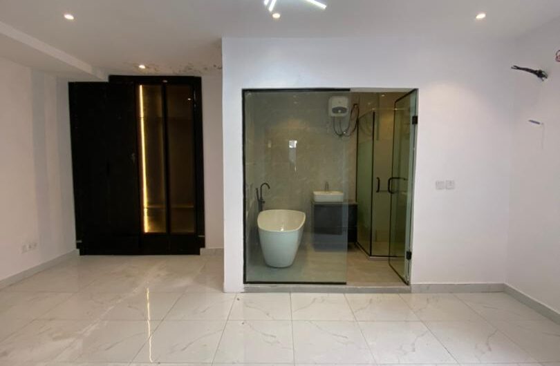 Luxury 1-Bedroom Apartment with Elevator, Gym & Swimming Pool | Lekki  Phase 1